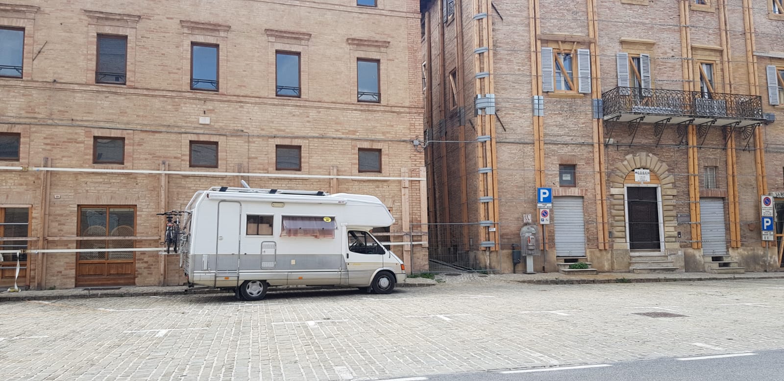 19C0BF48 0EDD 4D63 9E60 EB2F016EC3DA