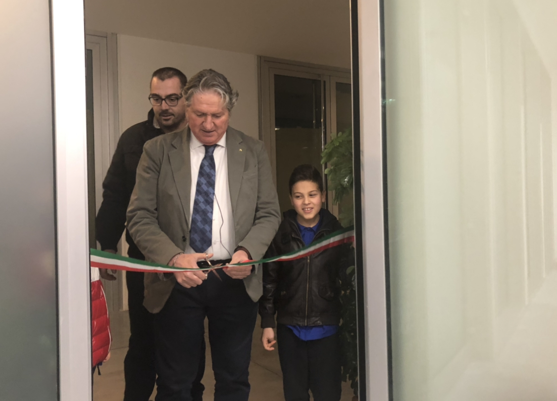 F95773AF 9320 49CA 8088 461AAAA97CAE