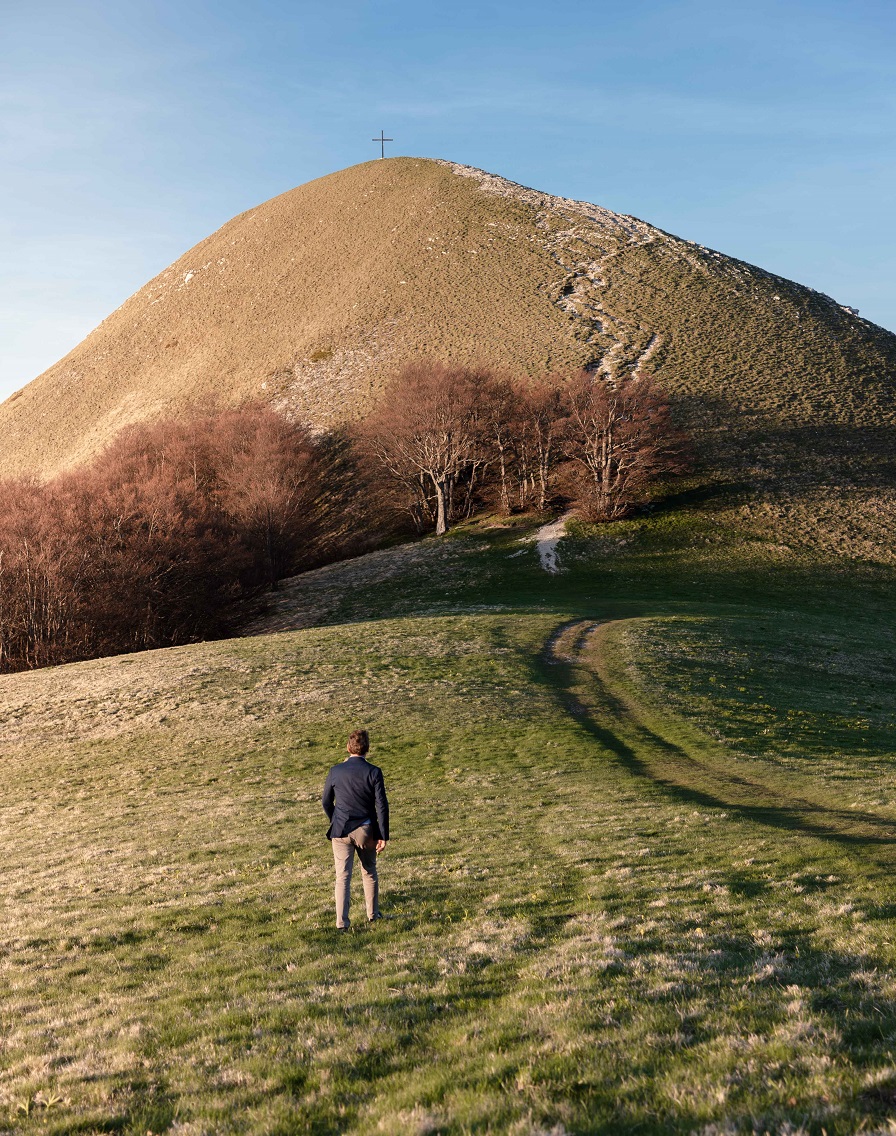 Cesare Bocci cammina