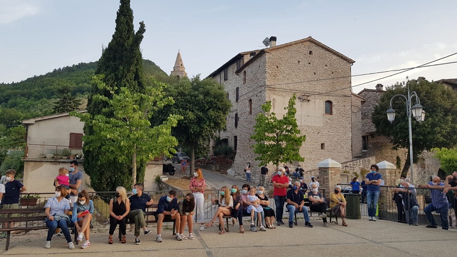 gli abitanti del borgo