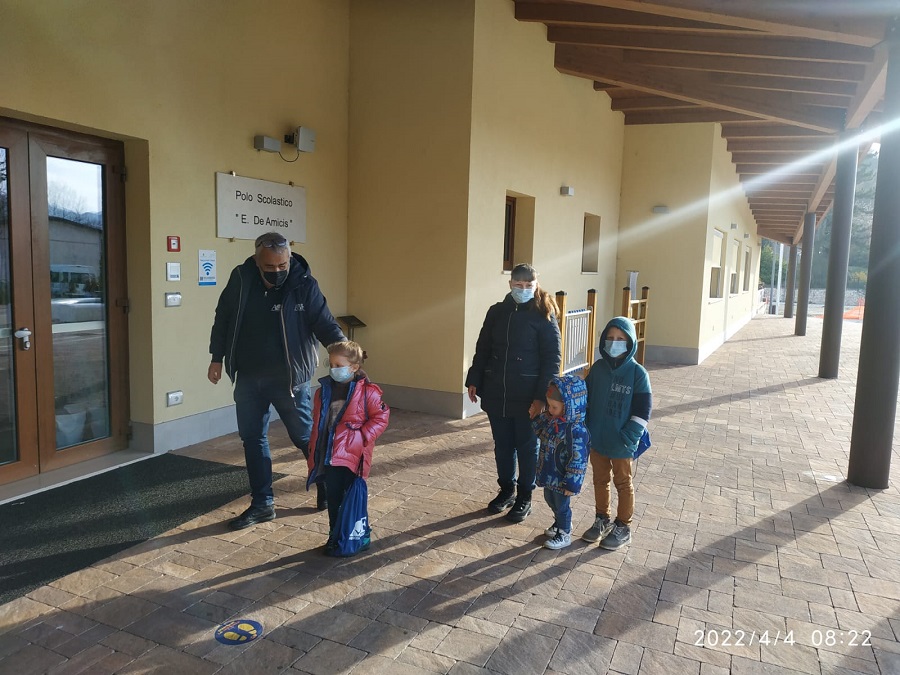piccoli a scuola