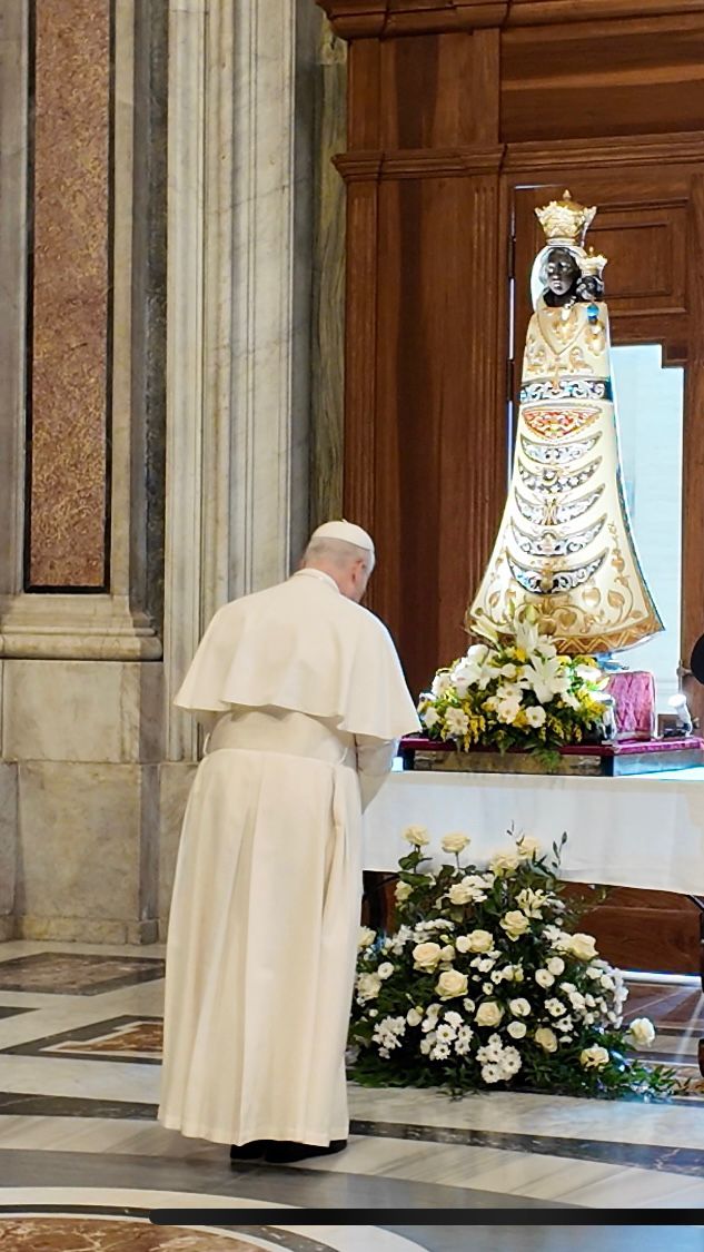 ppa leone in preghiera