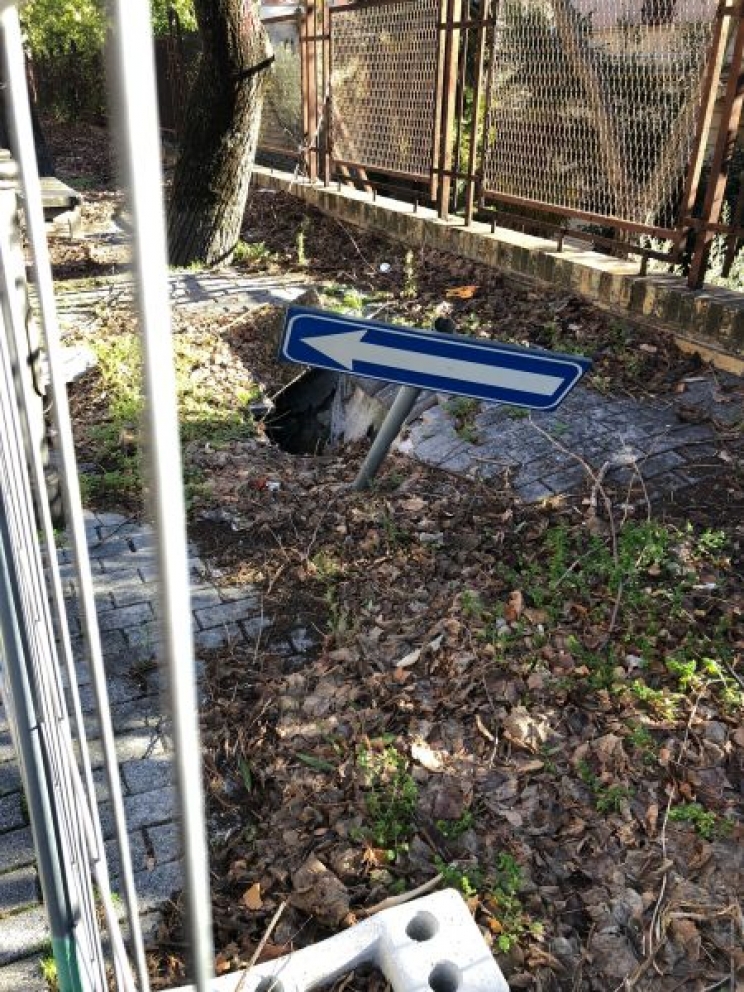 E8446F82 B70C 454F AED6 D23B32ECE96D