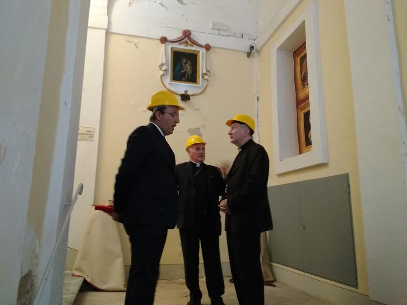 Parolin scalinata episcopio