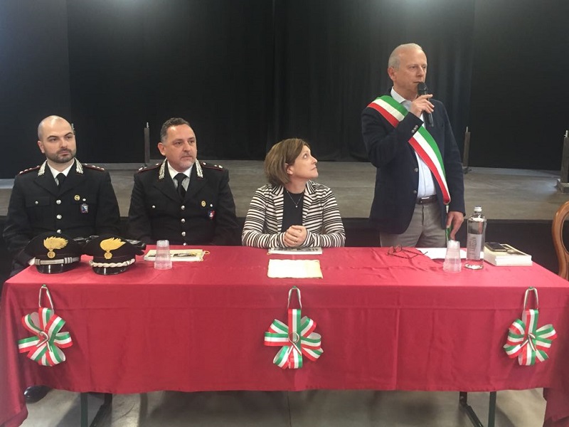 consegna manoscritto tavolo