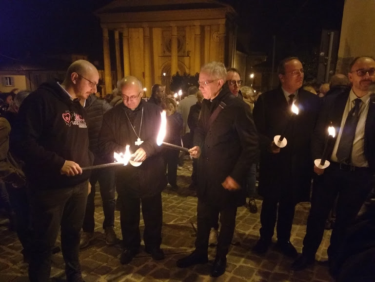 fiaccolata accensione