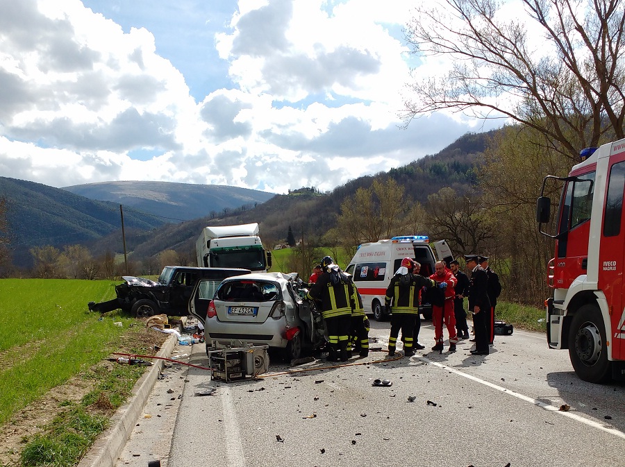 frontale sfercia camerino