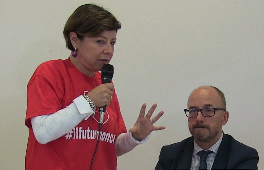 paola de micheli e rettore Pettinari Claudio primo piano