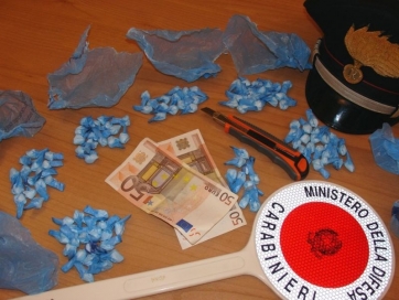 Bliz all&#039;ente fiera di Civitanova, sopresi 3 tunisini a preparare dosi di eroina