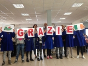 Fabriano- Gruppo "Irland for Italy" dona 150 sedie alla scuola Aldo Moro
