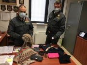 Merce contraffatta in vendita online, tre denunce e sequestri per 60mila euro