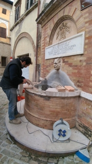 Iniziati i lavori di restauro della fontana della Misericordia