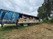 Autofficina abusiva e rifiuti speciali scoperti dai carabinieri forestali, tre denunciati