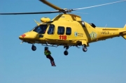 Ciclista investito a Tolentino, in volo Icaro
