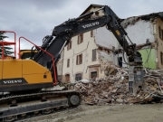 Camerino, iniziata la demolizione palazzo piazzale Vittoria