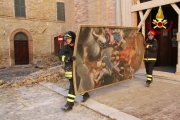 Camerino- Vigili del Fuoco recuperano opere nella Chiesa di S Maria in Via