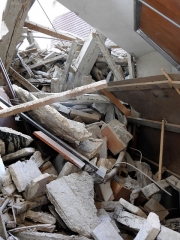 Sisma, crolla un edificio a Tolentino