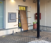 San Severino, salta il postamat
