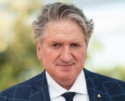 Pezzanesi sugli alberi abbattuti: &ldquo;I necrologi solo uno spettacolo teatrale&rdquo;
