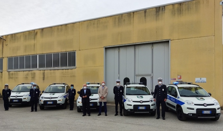 Consegnati dal presidente Pettinari nuovi mezzi alla polizia provinciale