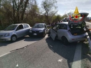 Carambola in superstrada. Tre macchine e un camion coinvolti