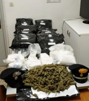Sequestro15 chili di droga tra marjuana e cocaina, A Montecosaro in manette 28enne