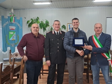 Valfornace saluta il carabiniere scelto Sergio Dimaggio che lascia il paese dopo 7 anni