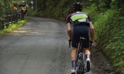 Ciclista a terra, trasportato in ospedale