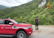 Ciclista scivola in un sentiero. Salvata dai Vigili del Fuoco