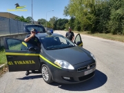 Condannato per spaccio, 26enne si consegna alla polizia e finisce in carcere