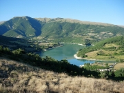 La Guida Blu assegna 4 vele al Lago di Fiastra, nel cuore dei Sibillini