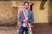 Pioraco, il sindaco e il parroco parlano in un video per Pasqua