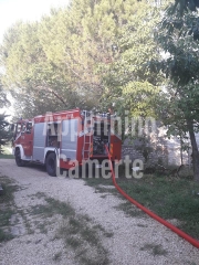 Piccolo incendio a San Severino. Prontamente spento dai vigili del fuoco