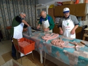 Belforte. Oggi la preparazione della salsiccia per i panini di Sant'Antonio
