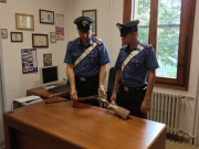 Cambia casa ma non regolarizza il fucile da caccia. Denunciato