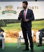 Maccari invita il premier Conte a La Pasta di Camerino