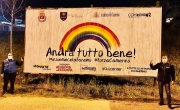 Un arcobaleno per dire "Forza Camerino... Andr&agrave; tutto bene"