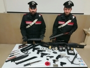 PORTO RECANATI: in un garage i Carabinieri scoprono un arsenale di armi