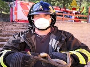 Vigili del fuoco catturano e liberano una biscia nascosta in casa