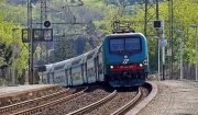 Macerata, treno investe una persona
