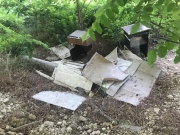 Tolentino, discarica abusiva sotto il cavalcavia