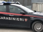 Auto contro un muretto: in ospedale una donna e due bambini