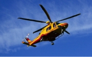 Eliambulanza in volo per un motociclista