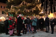 San Severino: si accendono le luci sulla Citt&agrave; delle Meraviglie. "Ma accendetele anche nella vostra vita"