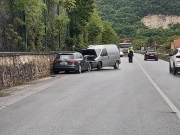 Frontale tra auto e furgone alla valle dei grilli lungo la 361 Septempedana