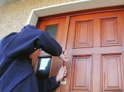 Sarnano, ladri in un condominio inagibile