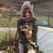 Milena Bruni: il grande amore per gli animali e la sua nuova azienda agricola ad Ussita
