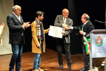 Matelica conferisce la cittadinanza onoraria al dantista Guido Baranski