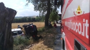 Auto si ribalta, due persone in ospedale